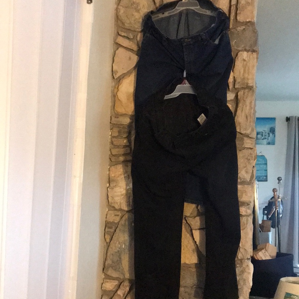 Lot of 2 pairs of Gently Used Rustler Jeans: 38x29 : 1 Dark Wash, 1 Black 38x29